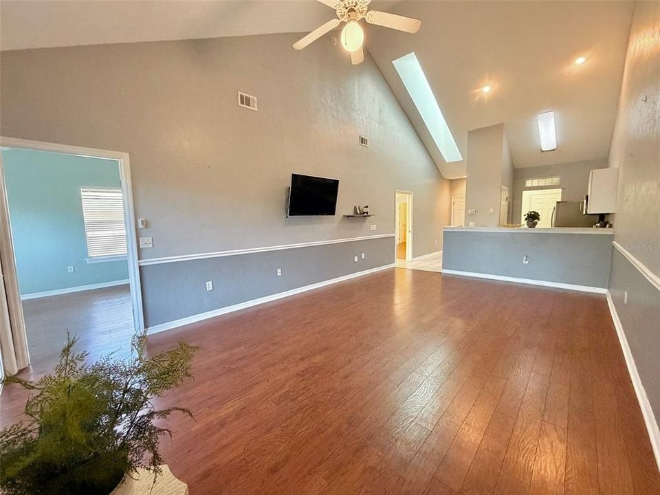 出租: $1,500 (2 贝兹, 2 浴室, 1293 平方英尺)