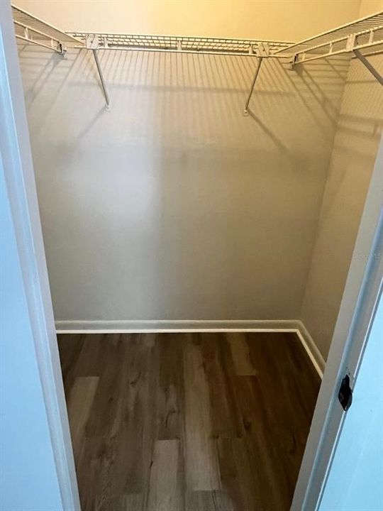 For Rent: $1,350 (2 beds, 1 baths, 820 Square Feet)