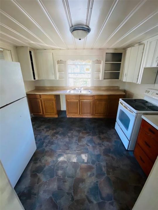 В аренду: $850 (2 спален, 2 ванн, 1100 Квадратных фут)