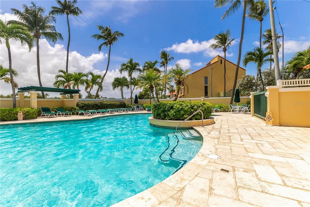 For Sale: $450,000 (3 beds, 2 baths, 1391 Square Feet)