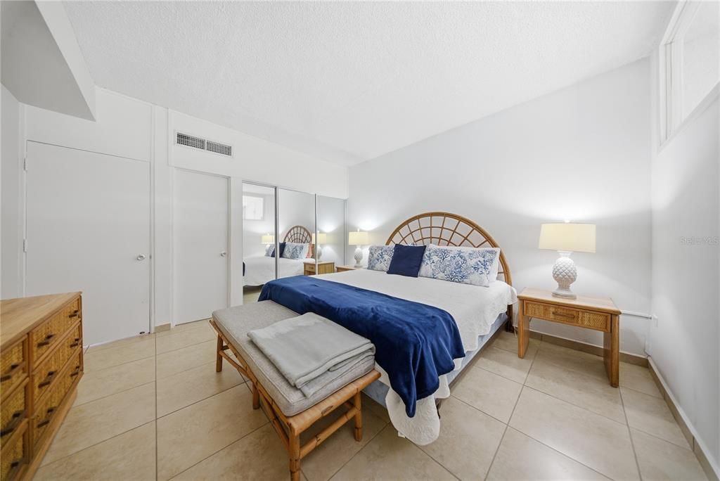 For Sale: $450,000 (3 beds, 2 baths, 1391 Square Feet)