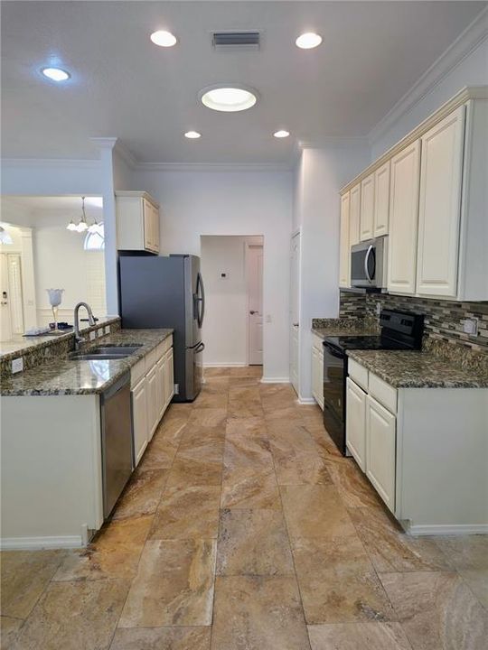 For Sale: $715,000 (4 beds, 3 baths, 2184 Square Feet)