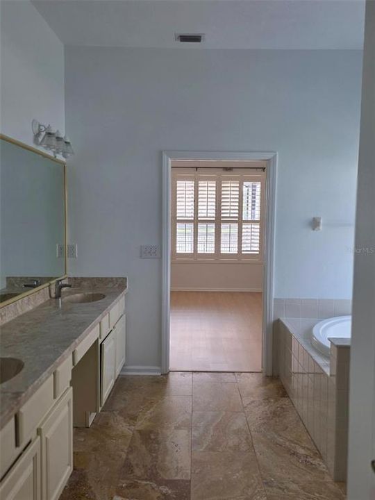 For Sale: $715,000 (4 beds, 3 baths, 2184 Square Feet)