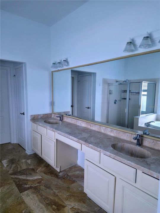 For Sale: $715,000 (4 beds, 3 baths, 2184 Square Feet)