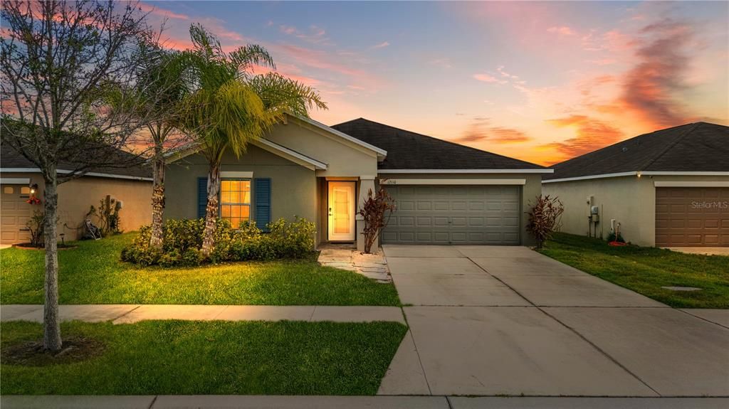 For Rent: $2,500 (3 beds, 2 baths, 1561 Square Feet)