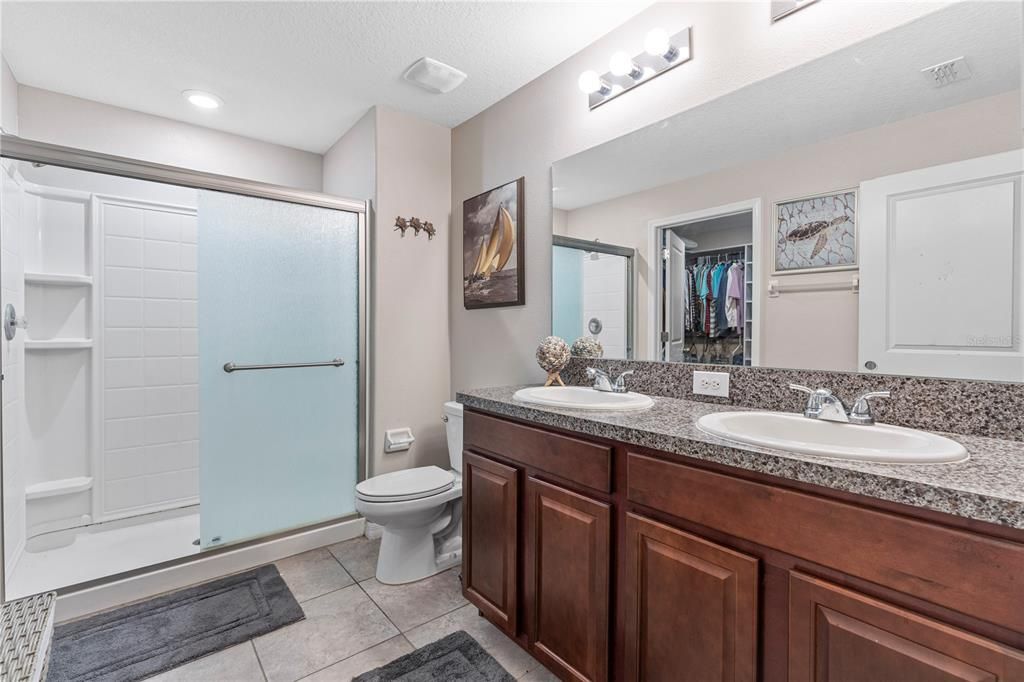 For Rent: $2,500 (3 beds, 2 baths, 1561 Square Feet)