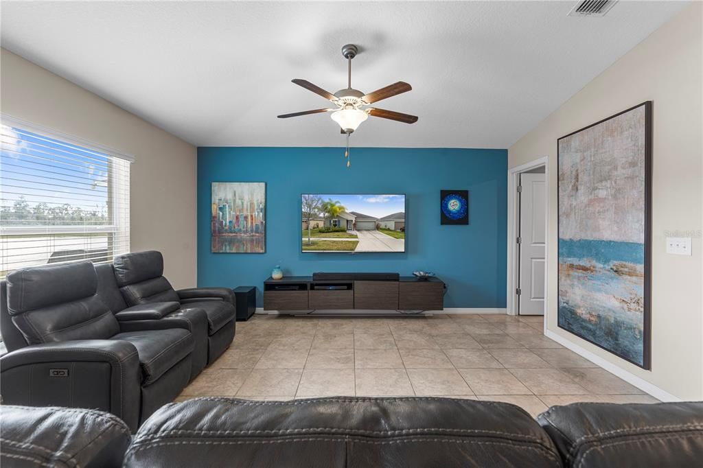 For Rent: $2,500 (3 beds, 2 baths, 1561 Square Feet)