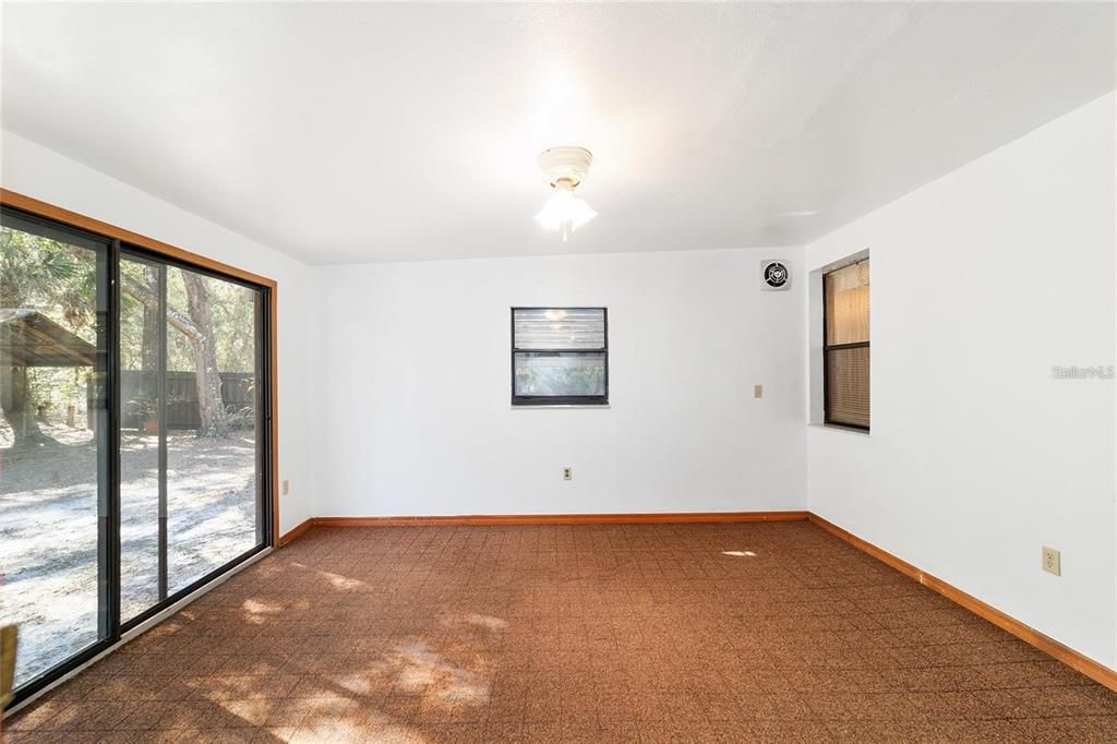 En Venta: $225,000 (3 camas, 2 baños, 1749 Pies cuadrados)