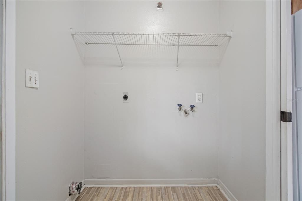 出租: $1,295 (2 贝兹, 1 浴室, 1054 平方英尺)