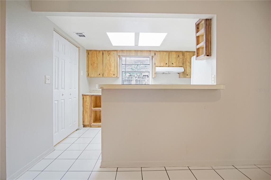 出租: $1,295 (2 贝兹, 1 浴室, 1054 平方英尺)