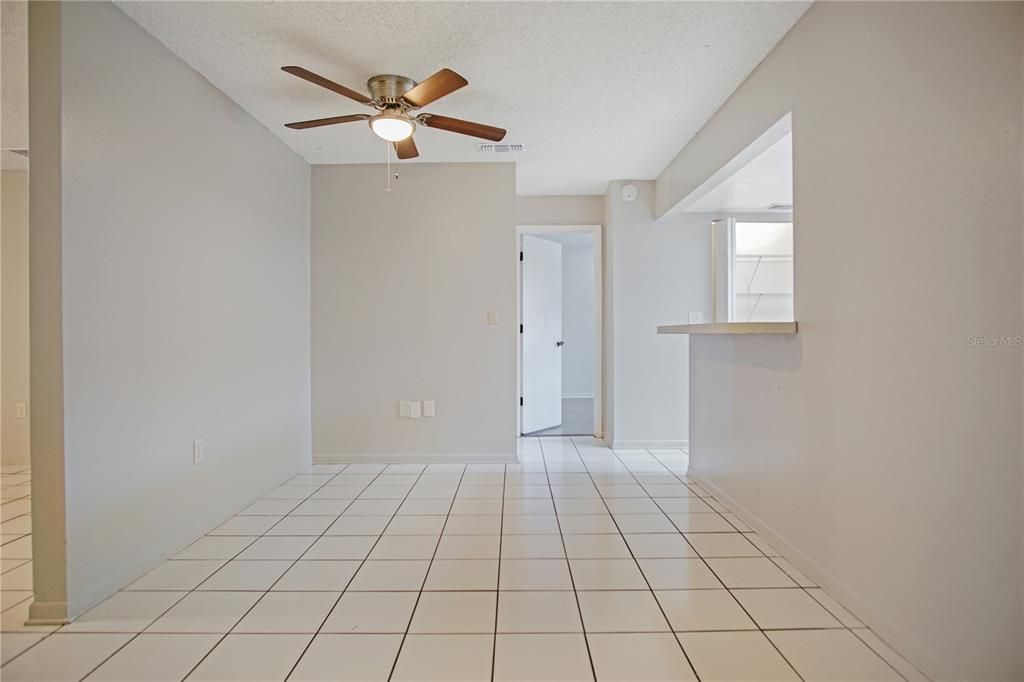 出租: $1,295 (2 贝兹, 1 浴室, 1054 平方英尺)