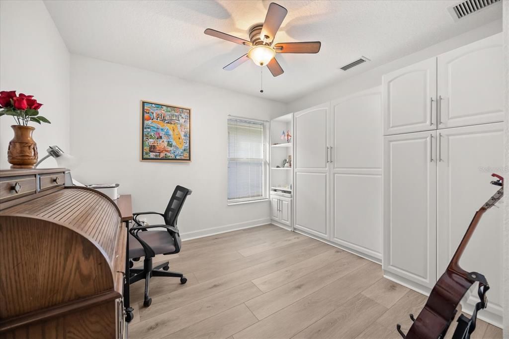 For Sale: $350,000 (3 beds, 2 baths, 1482 Square Feet)