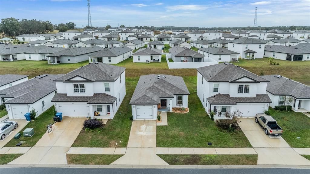 For Sale: $285,000 (3 beds, 2 baths, 1279 Square Feet)