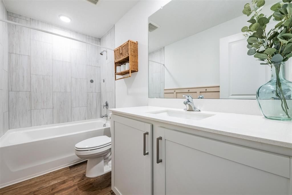 For Sale: $285,000 (3 beds, 2 baths, 1279 Square Feet)