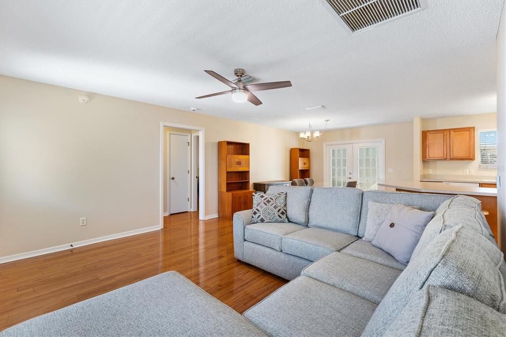 For Sale: $339,000 (3 beds, 2 baths, 1392 Square Feet)