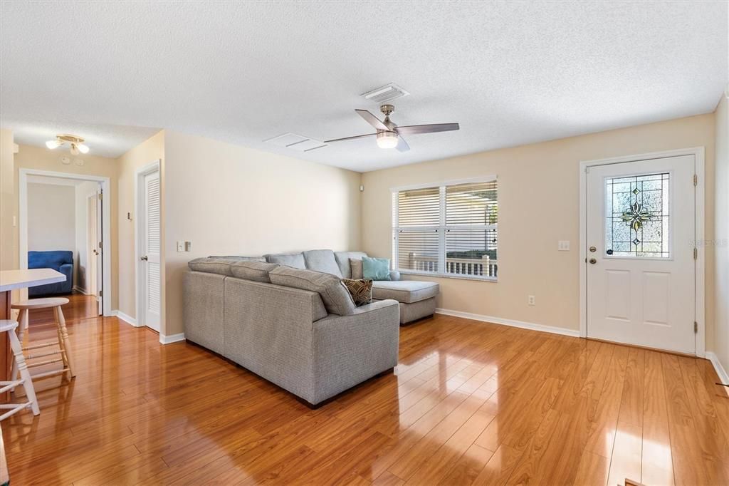 For Sale: $339,000 (3 beds, 2 baths, 1392 Square Feet)