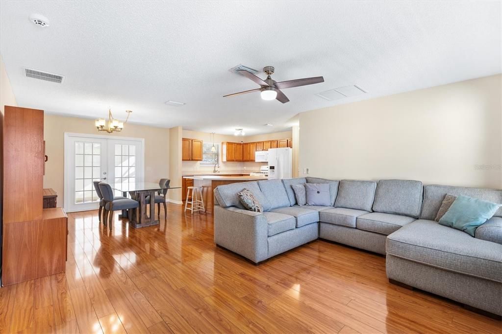 For Sale: $339,000 (3 beds, 2 baths, 1392 Square Feet)