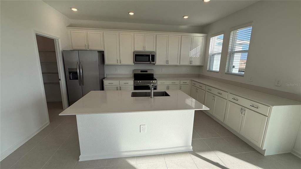 For Rent: $3,200 (4 beds, 2 baths, 2781 Square Feet)