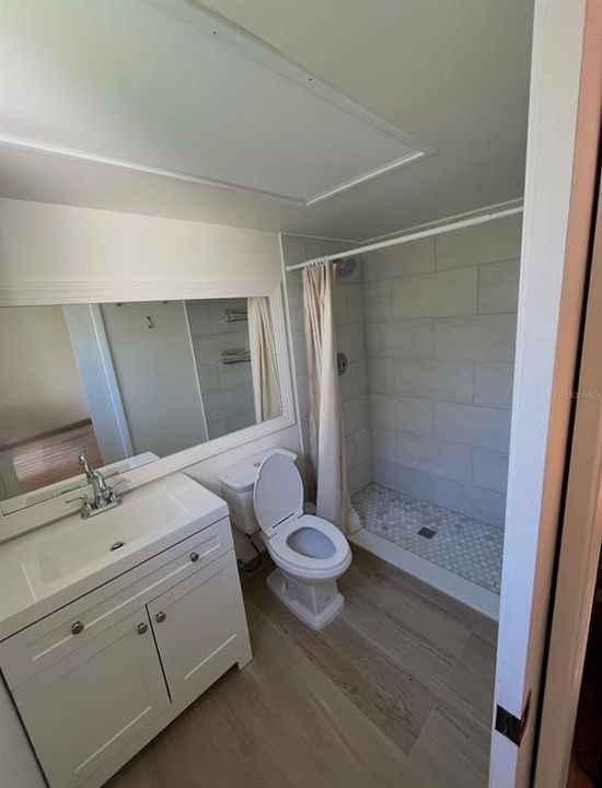 For Rent: $1,900 (2 beds, 2 baths, 930 Square Feet)