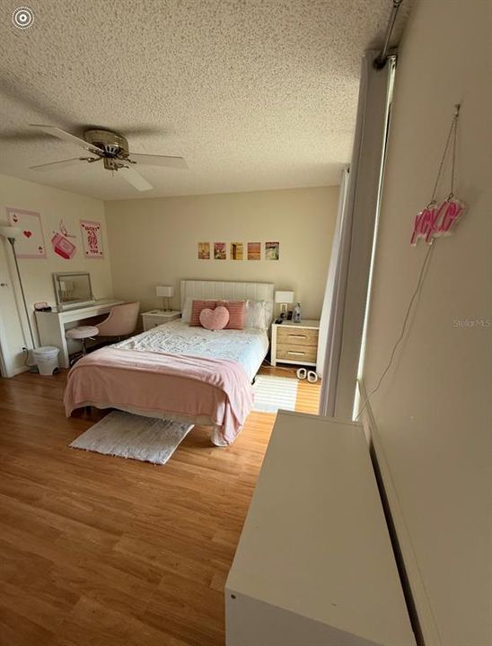 For Rent: $1,900 (2 beds, 2 baths, 930 Square Feet)