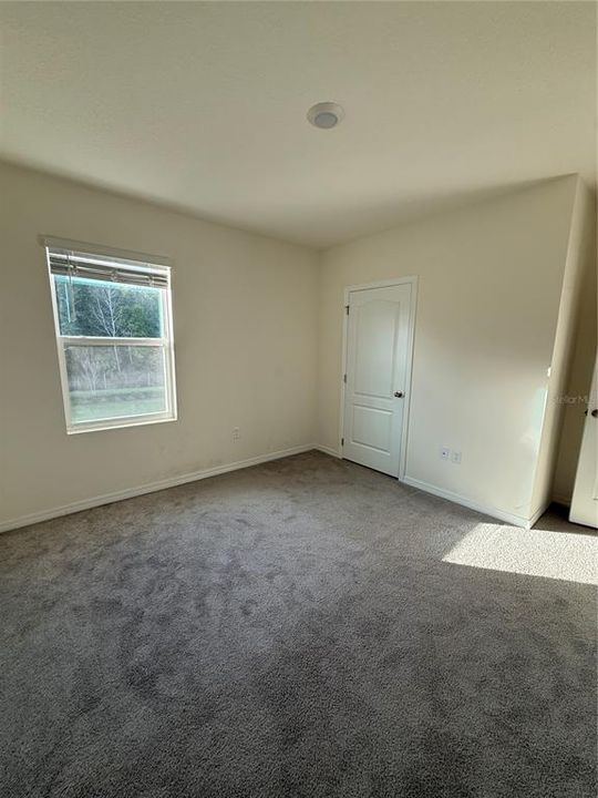 For Sale: $469,900 (5 beds, 3 baths, 2601 Square Feet)