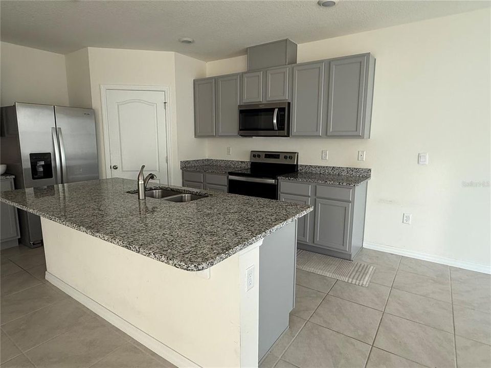 For Sale: $469,900 (5 beds, 3 baths, 2601 Square Feet)