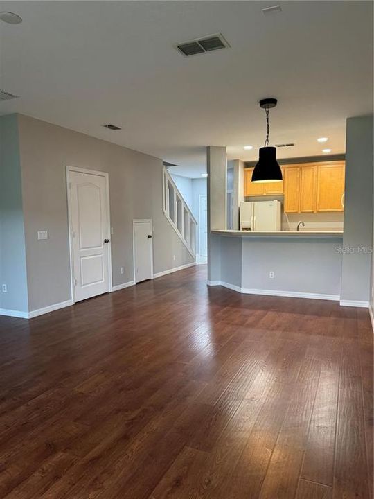 For Rent: $1,850 (2 beds, 2 baths, 1304 Square Feet)