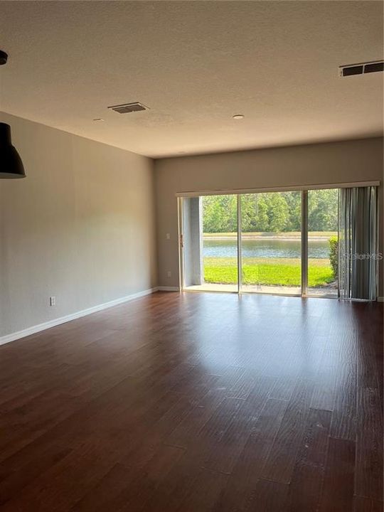 For Rent: $1,850 (2 beds, 2 baths, 1304 Square Feet)