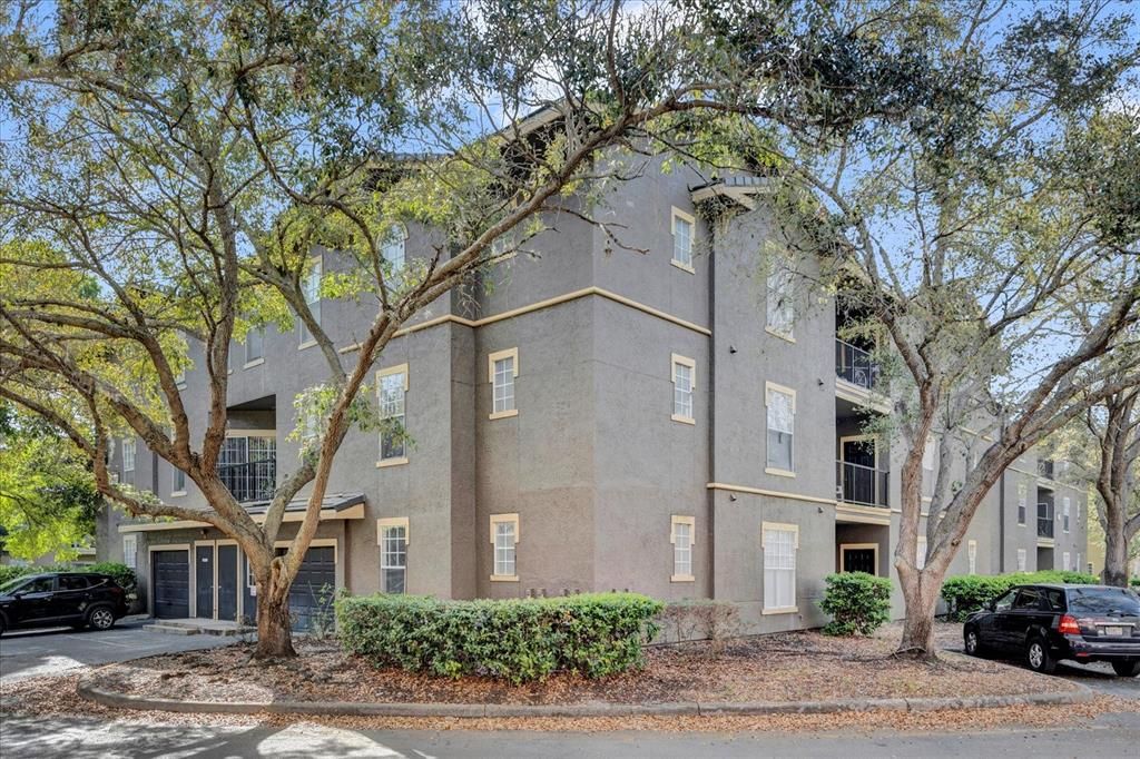 For Rent: $1,800 (2 beds, 2 baths, 1242 Square Feet)