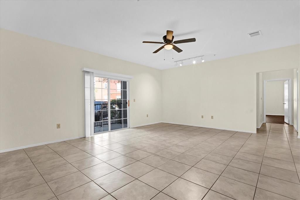 For Rent: $1,800 (2 beds, 2 baths, 1242 Square Feet)