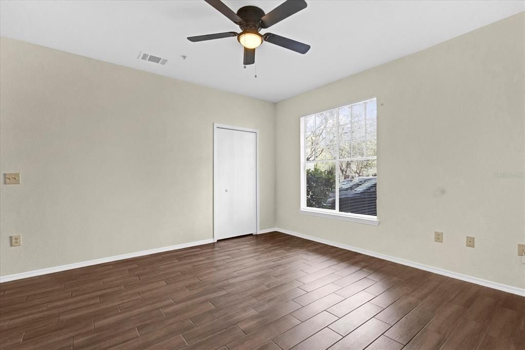 For Rent: $1,800 (2 beds, 2 baths, 1242 Square Feet)