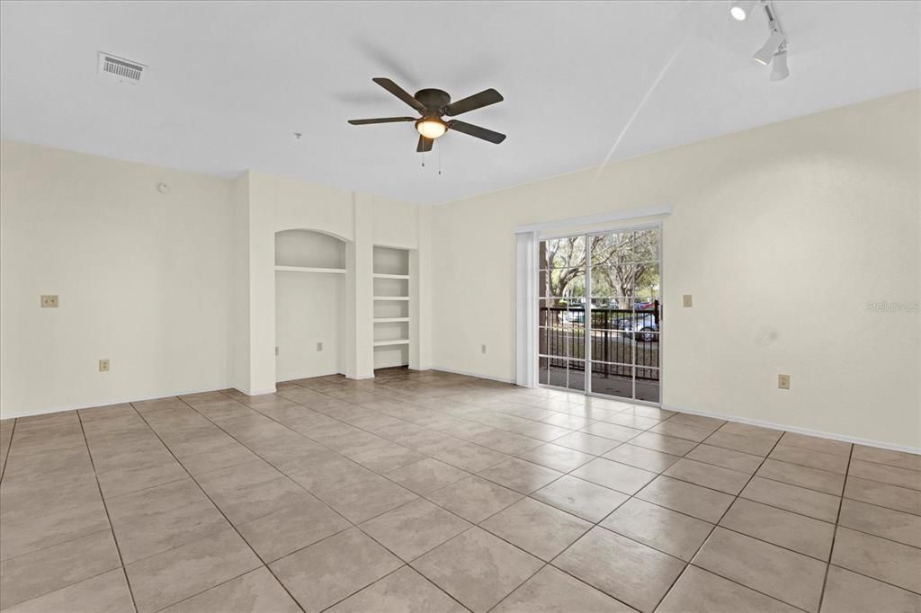 For Rent: $1,800 (2 beds, 2 baths, 1242 Square Feet)