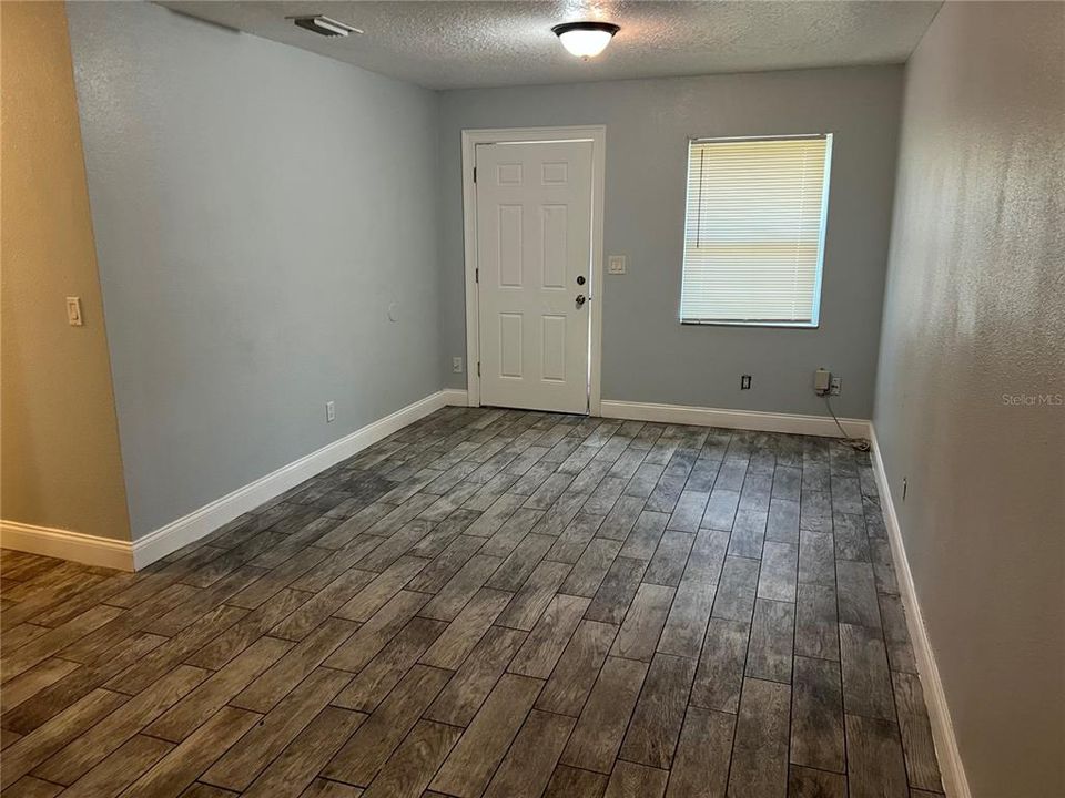 For Rent: $2,000 (3 beds, 1 baths, 850 Square Feet)