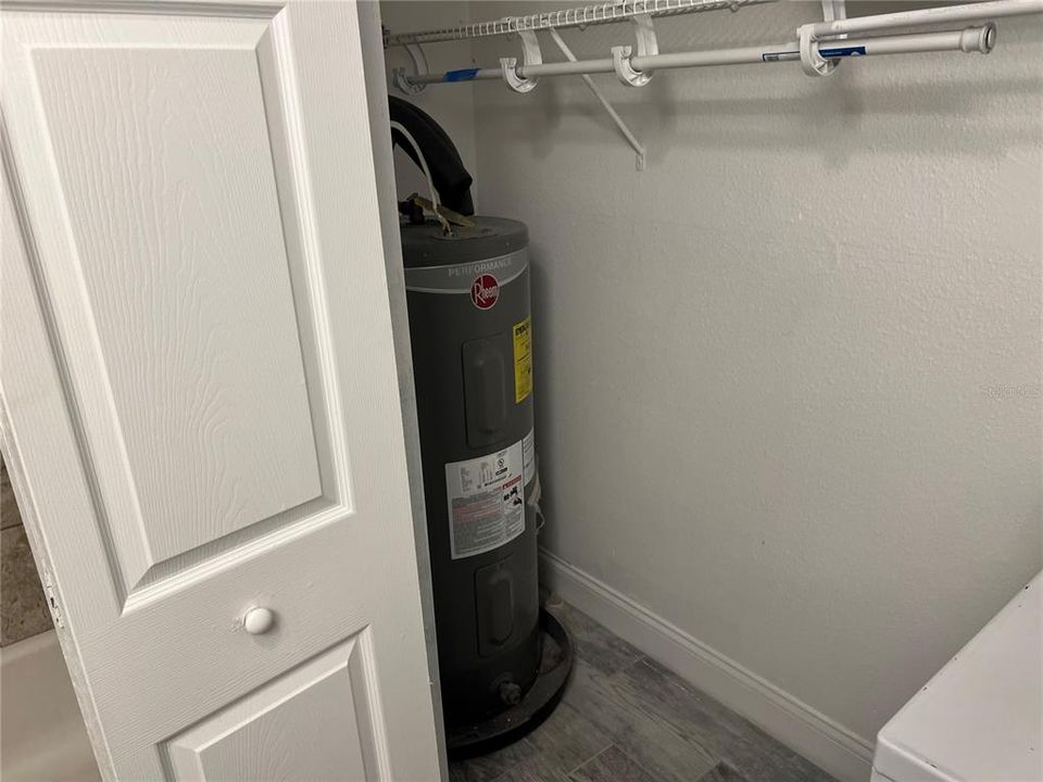 For Rent: $2,000 (3 beds, 1 baths, 850 Square Feet)