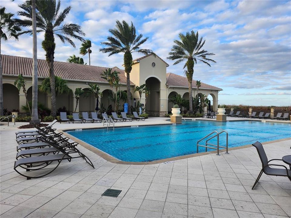 For Sale: $699,900 (5 beds, 3 baths, 4109 Square Feet)