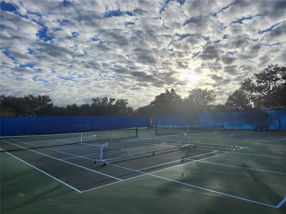 For Sale: $699,900 (5 beds, 3 baths, 4109 Square Feet)