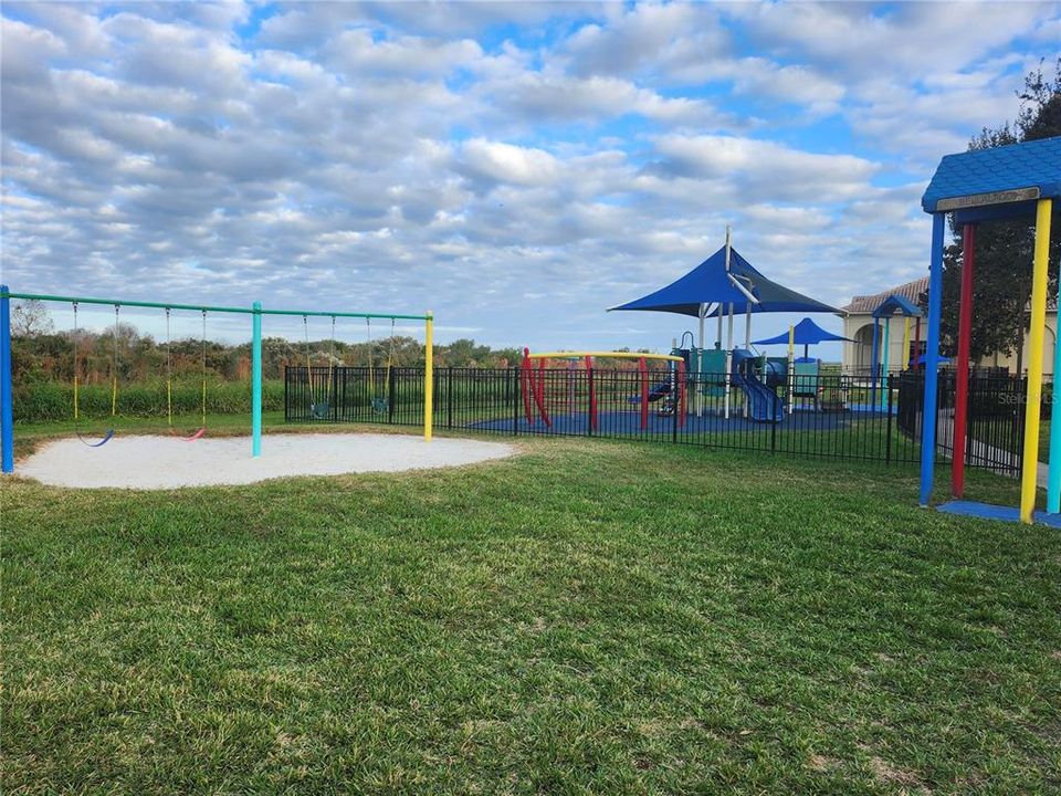 For Sale: $699,900 (5 beds, 3 baths, 4109 Square Feet)