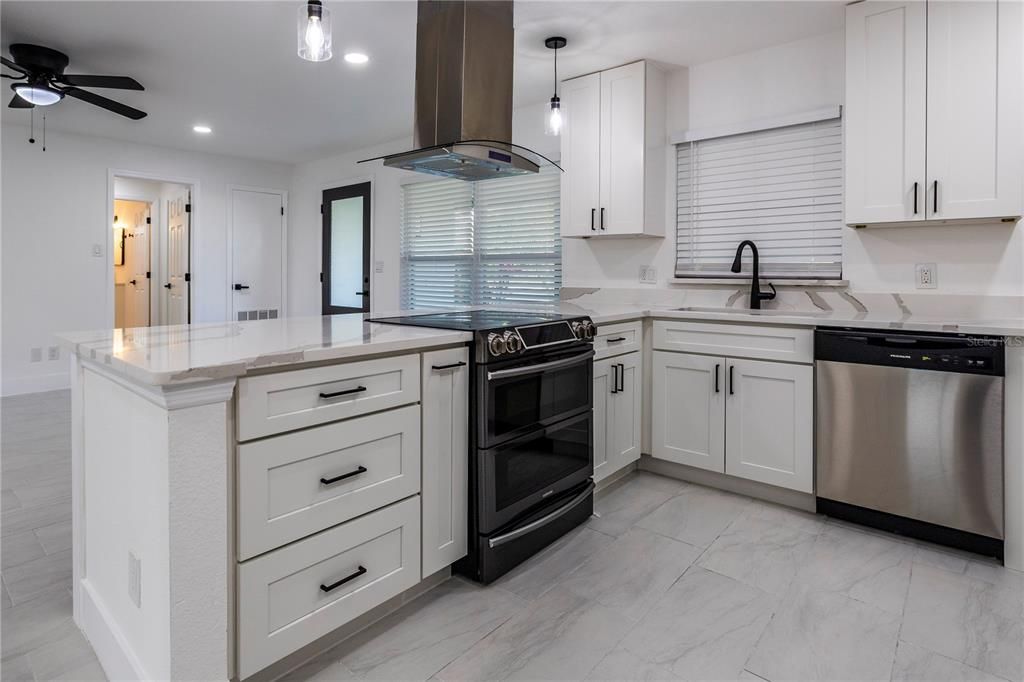 For Rent: $2,525 (3 beds, 2 baths, 1356 Square Feet)