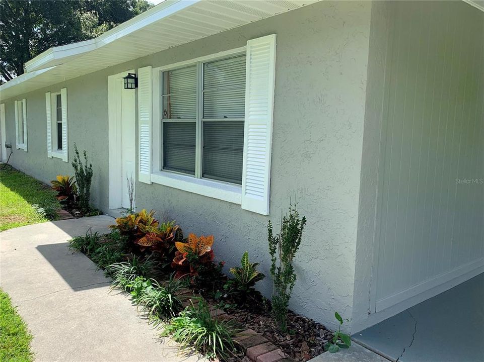 For Rent: $1,499 (2 beds, 1 baths, 800 Square Feet)