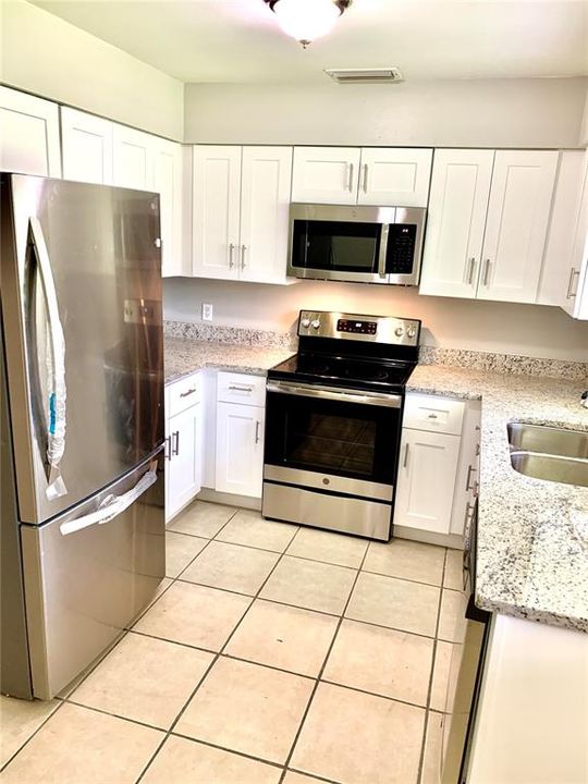 For Rent: $1,499 (2 beds, 1 baths, 800 Square Feet)