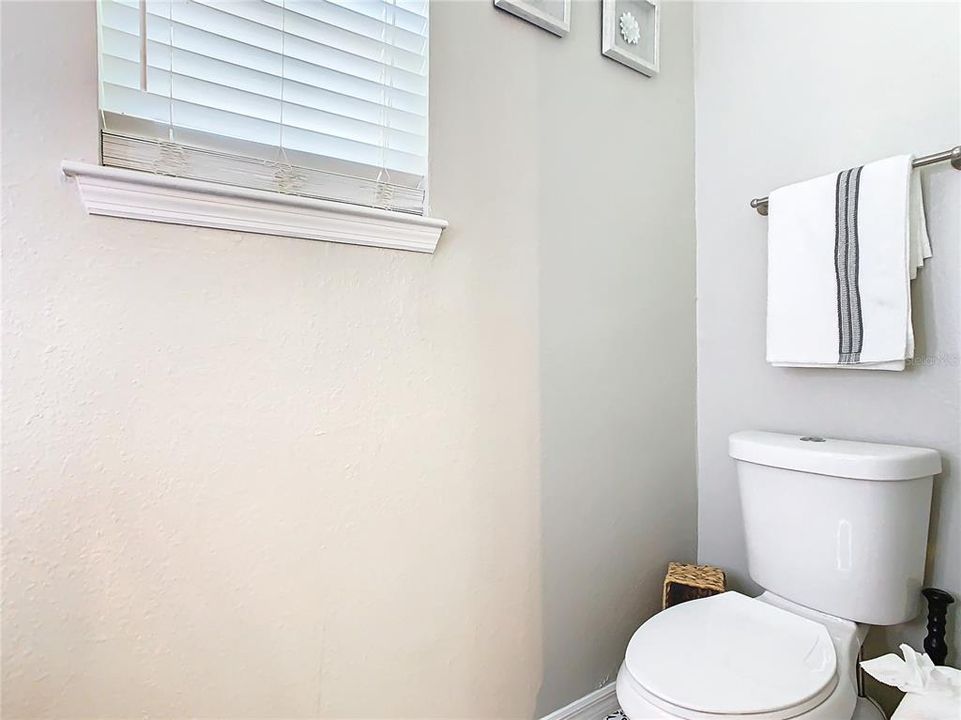 For Sale: $295,999 (2 beds, 2 baths, 1548 Square Feet)