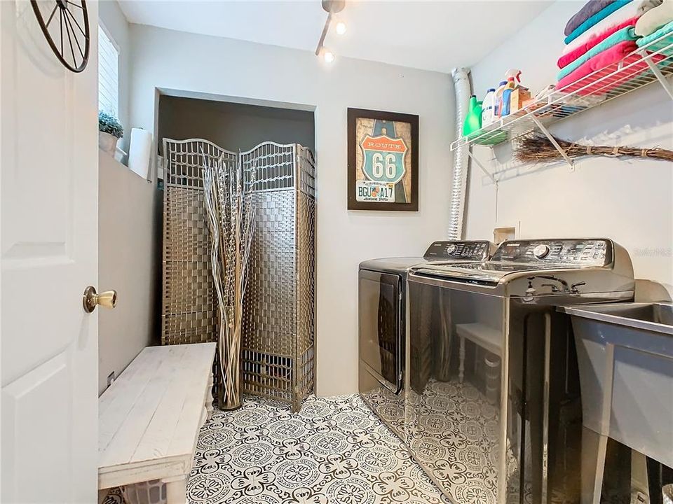 For Sale: $295,999 (2 beds, 2 baths, 1548 Square Feet)