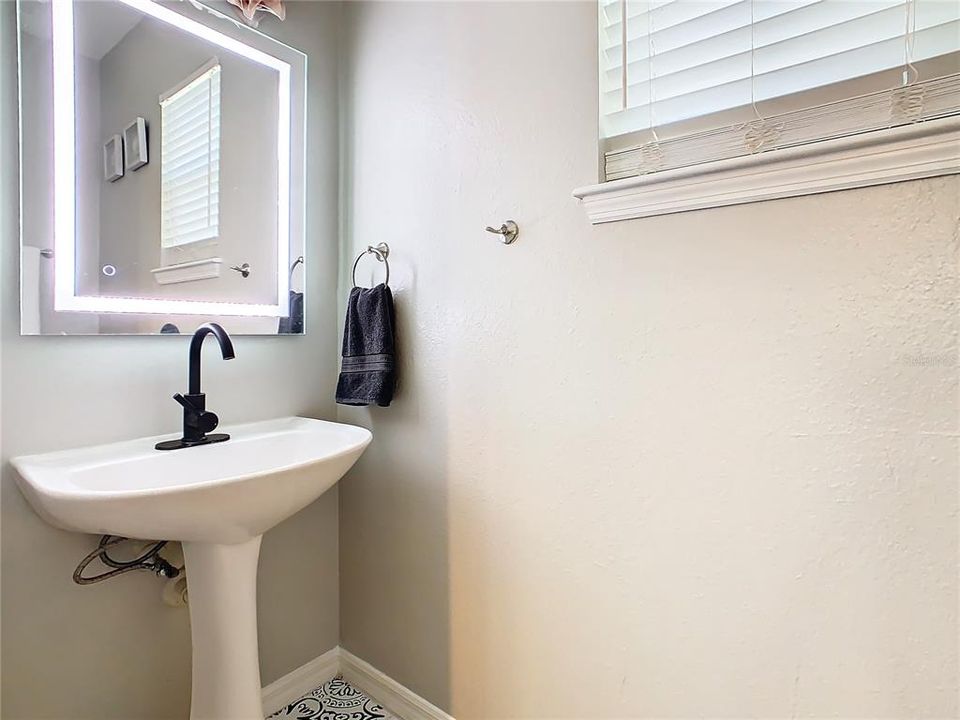 For Sale: $295,999 (2 beds, 2 baths, 1548 Square Feet)