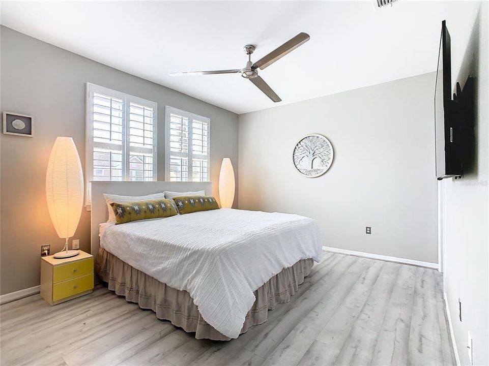 For Sale: $295,999 (2 beds, 2 baths, 1548 Square Feet)