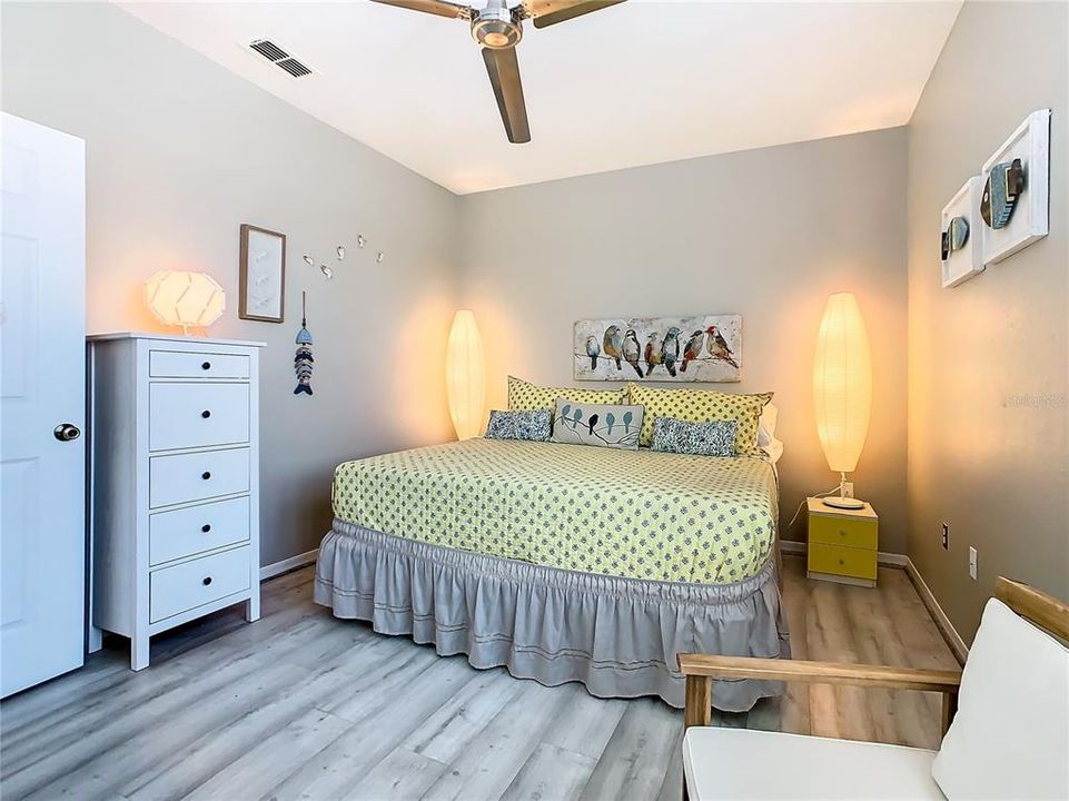 For Sale: $295,999 (2 beds, 2 baths, 1548 Square Feet)