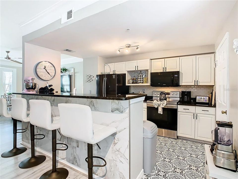 For Sale: $295,999 (2 beds, 2 baths, 1548 Square Feet)