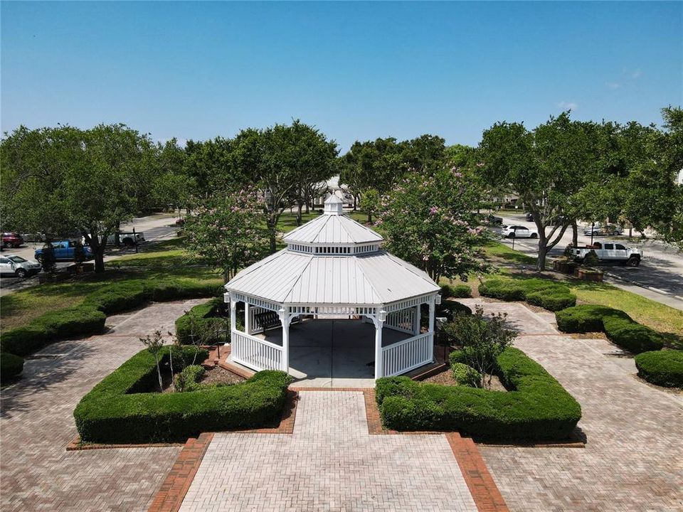 For Sale: $295,999 (2 beds, 2 baths, 1548 Square Feet)