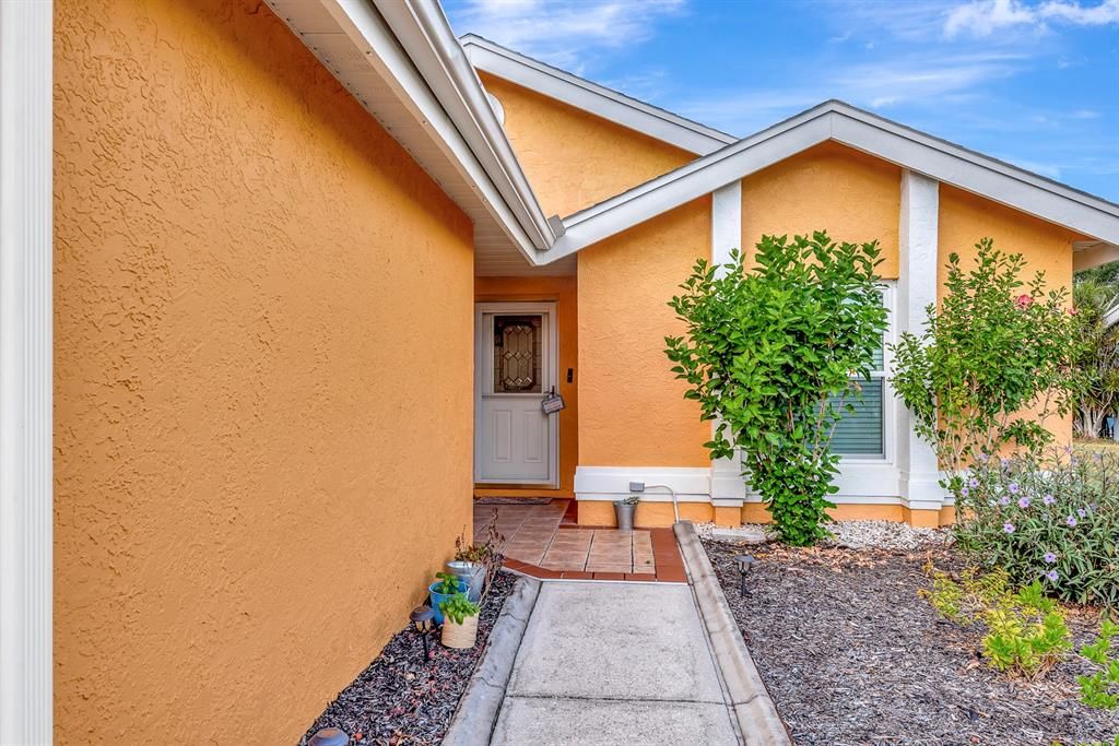 En Renta: $2,700 (3 camas, 2 baños, 1867 Pies cuadrados)