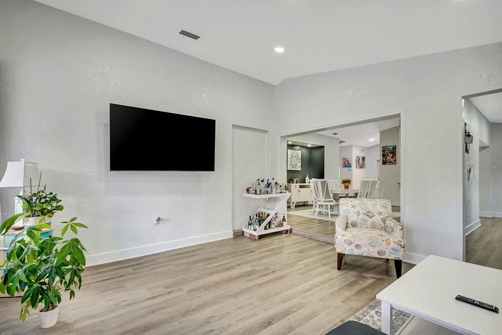 En Renta: $2,700 (3 camas, 2 baños, 1867 Pies cuadrados)