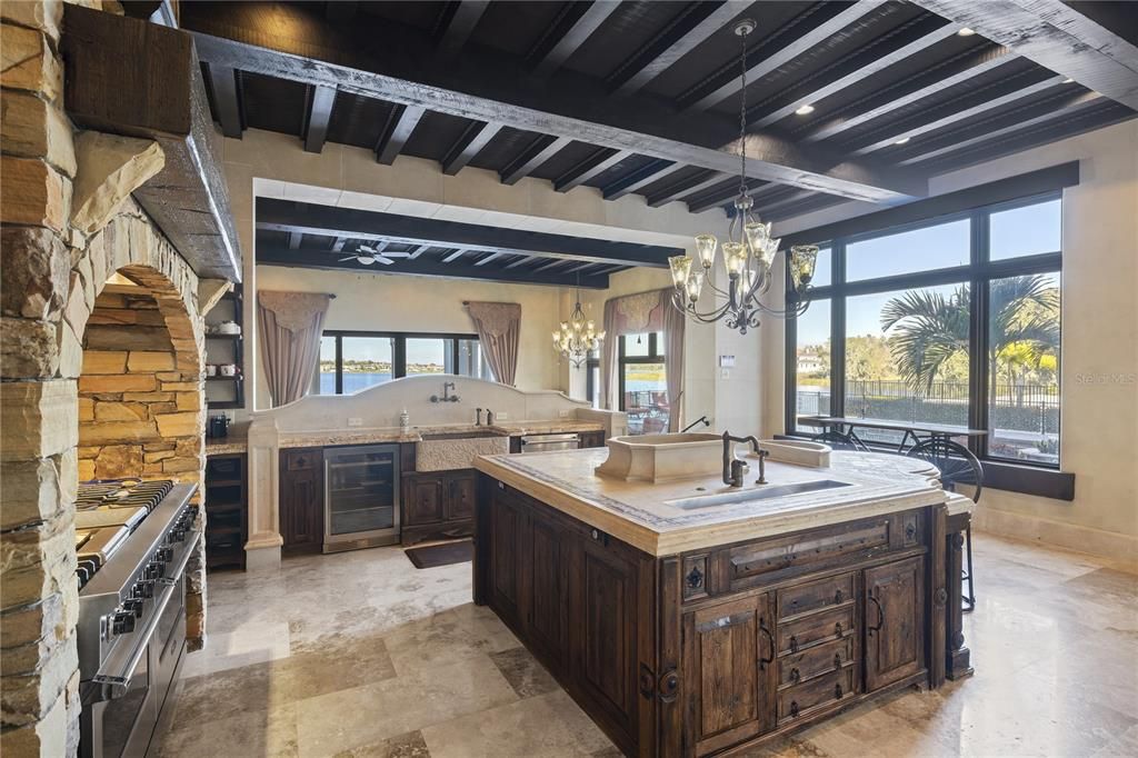 For Sale: $5,995,000 (6 beds, 6 baths, 10617 Square Feet)